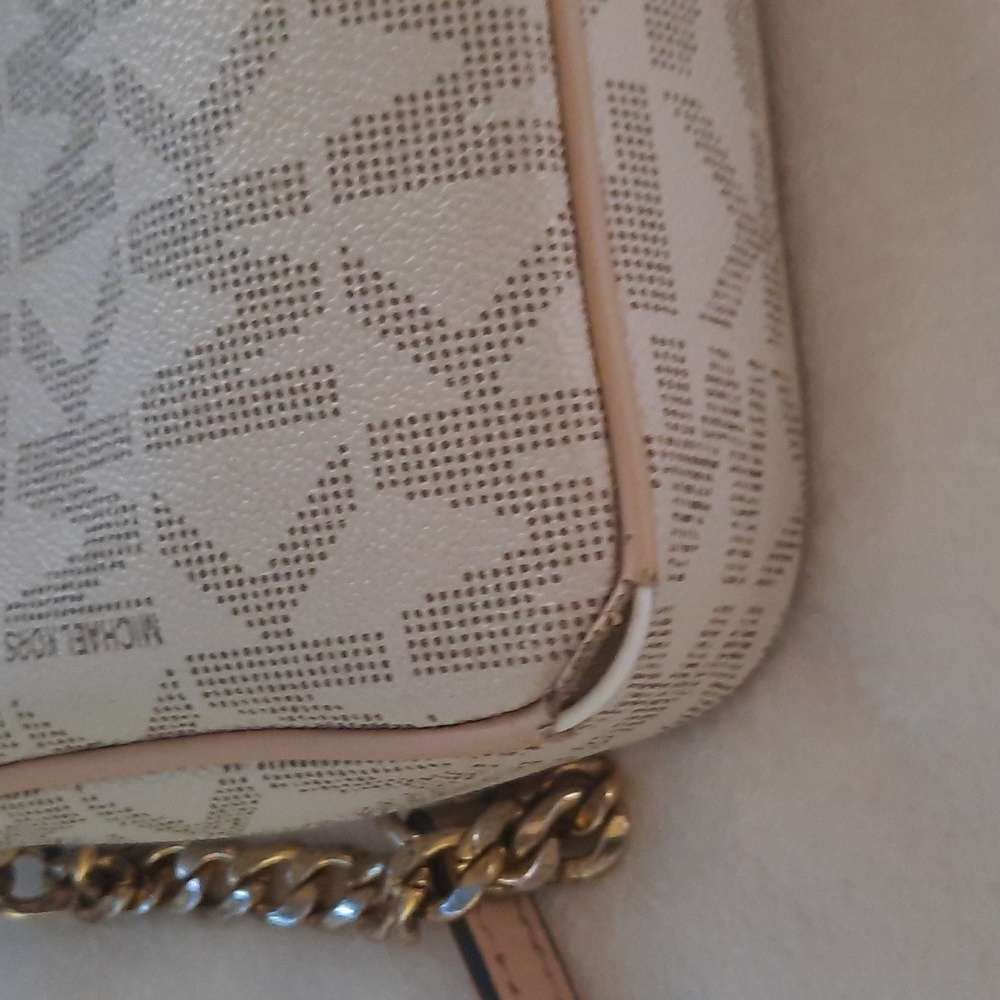 Crossbody - Picture 6 of 6